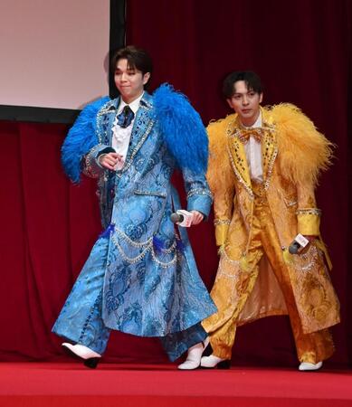 ゲストとして登場した（左から）Ｍ！ＬＫ・塩﨑太智と吉田仁人（撮影・持木克友）