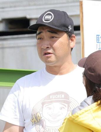 スタッフと話す元ジャングルポケットの斉藤慎二被告