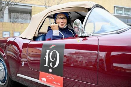 「第３回　ＲＡＬＬＹ　ＦＯＲＴＩＳＳＩＭＯ」をスタートさせた堺正章＝千葉県内