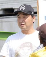 スタッフと話す元ジャングルポケットの斉藤慎二被告