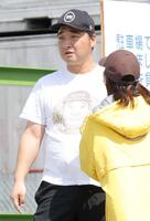 スタッフと話す元ジャングルポケットの斉藤慎二被告