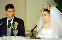 杉本哲太（左）神津はづき＝９２年１１月