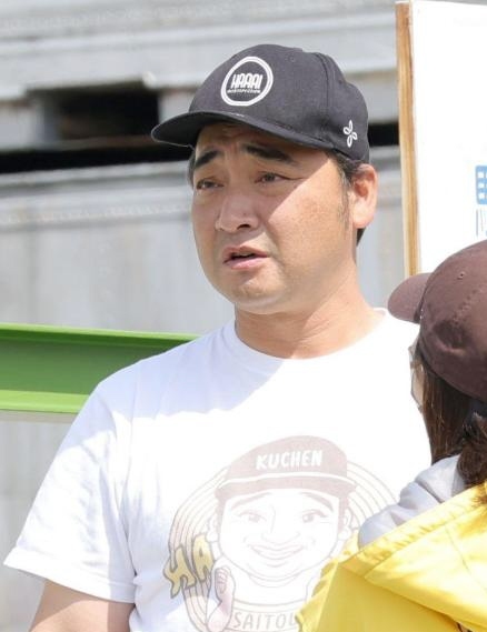 スタッフと話す元ジャングルポケットの斉藤慎二被告