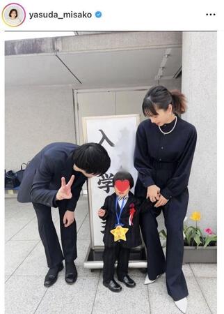 こちらは次男の入園式。ぐずった次男に夫が優しく…。安田美沙子のインスタグラム＠ｙａｓｕｄａ＿ｍｉｓａｋｏより