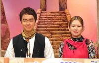 　新ＭＣのヒャダイン（左）と金原ひとみ