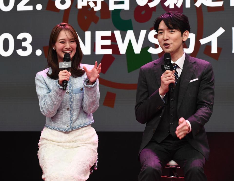 『めざましテレビ』を紹介する井上清華アナウンサー（左）と生田竜聖アナウンサー（撮影・園田高夫）