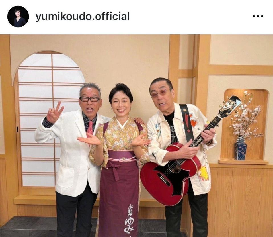 「おしゃべり小料理ゆみこ」にゲスト出演した嘉門タツオ（右）と円広志（左）。有働由美子マネージャー公式インスタ＠ｙｕｍｉｋｏｕｄｏ．ｏｆｆｉｃｉａｌより