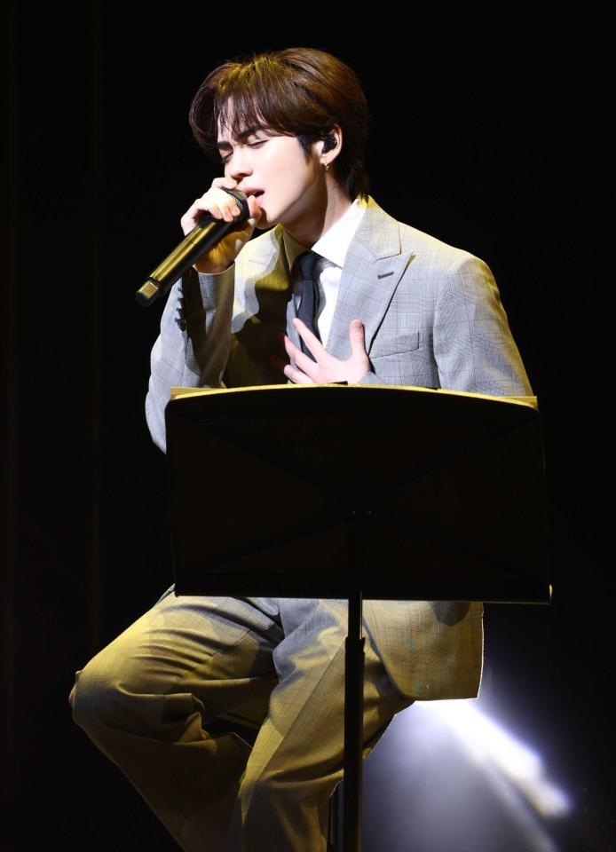 卒業生の門出を歌で祝ったＴＨＥ　ＲＡＭＰＡＧＥ・吉野北人