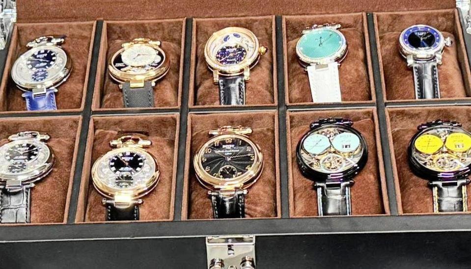 合六が開けた箱には総額１億６０００万円超の高級時計がずらり