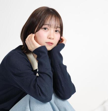 アイドルやグラビアと活躍の場を広げる池本しおり＝東京・木場のデイリースポーツ（撮影・西岡正）