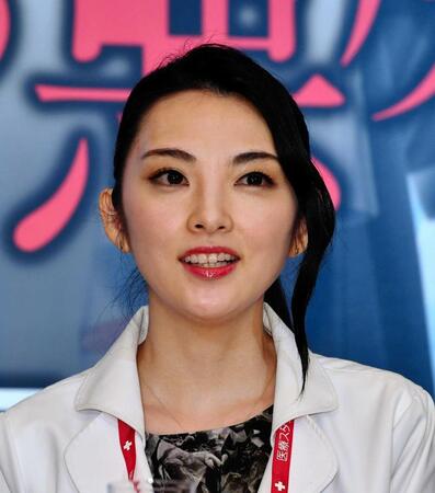 制作発表に登場した田中麗奈＝１７年２月