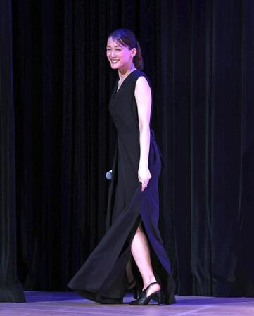 完成披露試写会に登壇した綾瀬はるか（撮影・石井剣太郎）