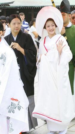 ２００８年６月、明治神宮で挙式。ヒサダトシヒロと松嶋尚美