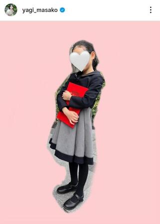 卒園式を迎えた長女。八木麻紗子アナのインスタグラム＠ｙａｇｉ＿ｍａｓａｋｏより 　