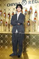 ポーズをきめる赤西仁＝ＧｉｎｚａＮｏｖｏ（撮影・金田祐二）