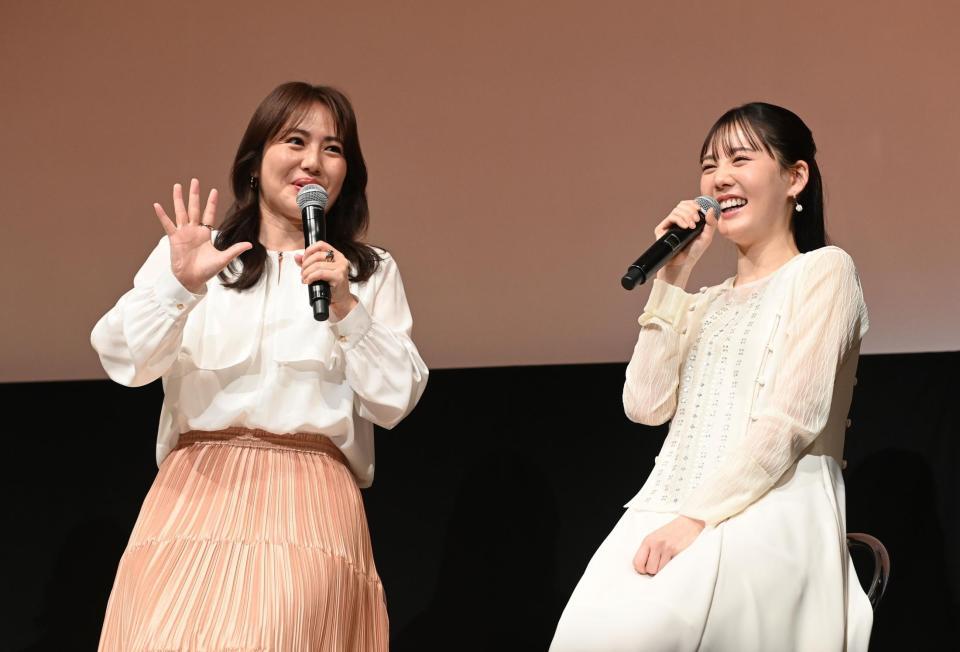 共演の北香那（右）と息の合ったトークで盛り上げる磯山さやか＝フジテレビ本社マルチシアター（撮影・園田高夫）