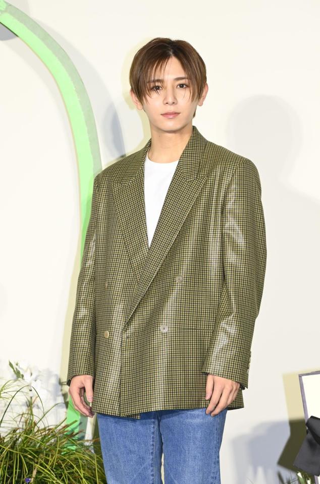 ポーズをとる山田涼介（撮影・園田高夫）