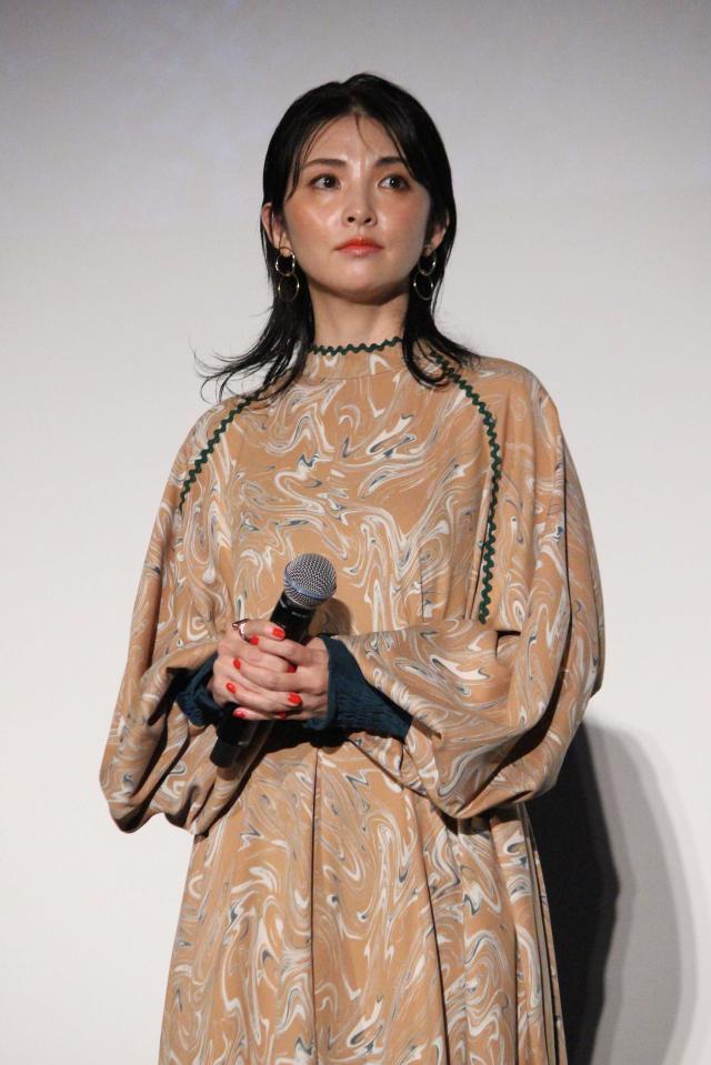 舞台あいさつに登壇した田中麗奈（２５年８月）