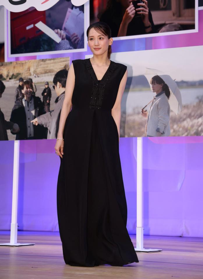 完成披露試写会に登壇した綾瀬はるか（撮影・石井剣太郎）