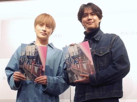 　白濱亜嵐（左）と片寄涼太