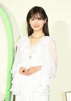 フォトコールに登場した山下美月（撮影・園田高夫）