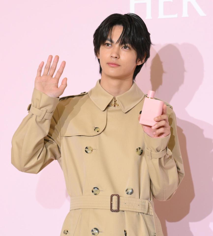 結婚発表後初めて公の場に姿を見せた神尾楓珠（撮影・伊藤笙子）