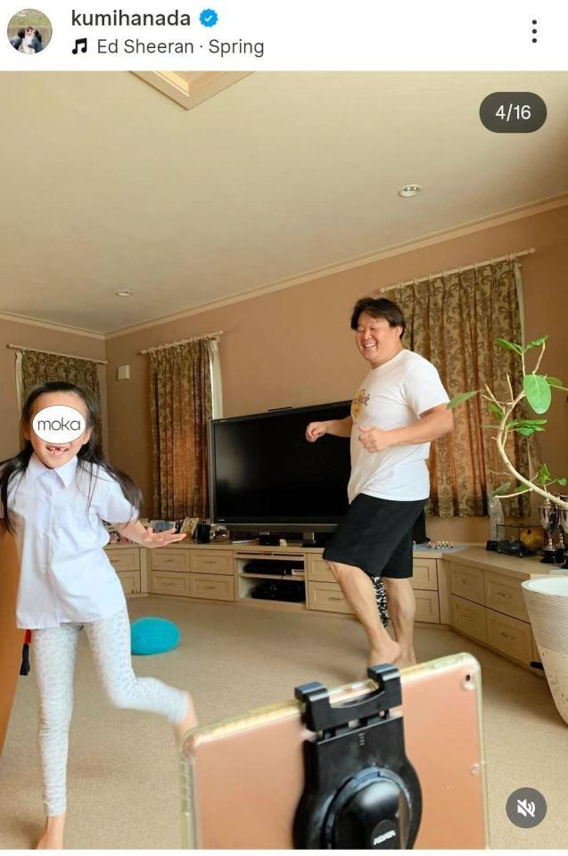 千葉の自宅で。小学校入学当時の次女とパパ。花田倉実さんのインスタグラム＠ｋｕｍｉｈａｎａｄａより