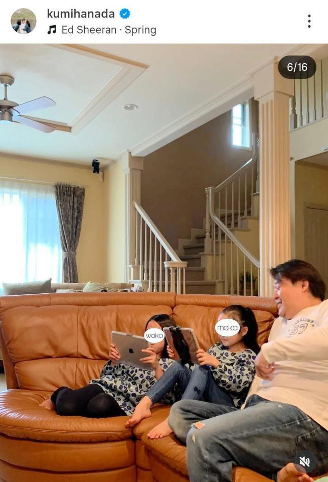 千葉の自宅で。小学校入学当時の次女、長女とパパ。花田倉実さんのインスタグラム＠ｋｕｍｉｈａｎａｄａより