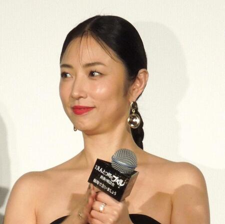 オリジナルアニメ映画「えんとつ町のプペル　約束の時計台」公開初日舞台あいさつに出席したＭＥＧＵＭＩ