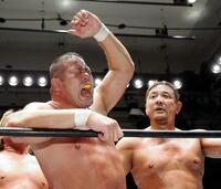 引退試合後に涙を流す中西学（２０年撮影）