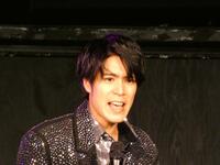 ライブを行った平松賢人