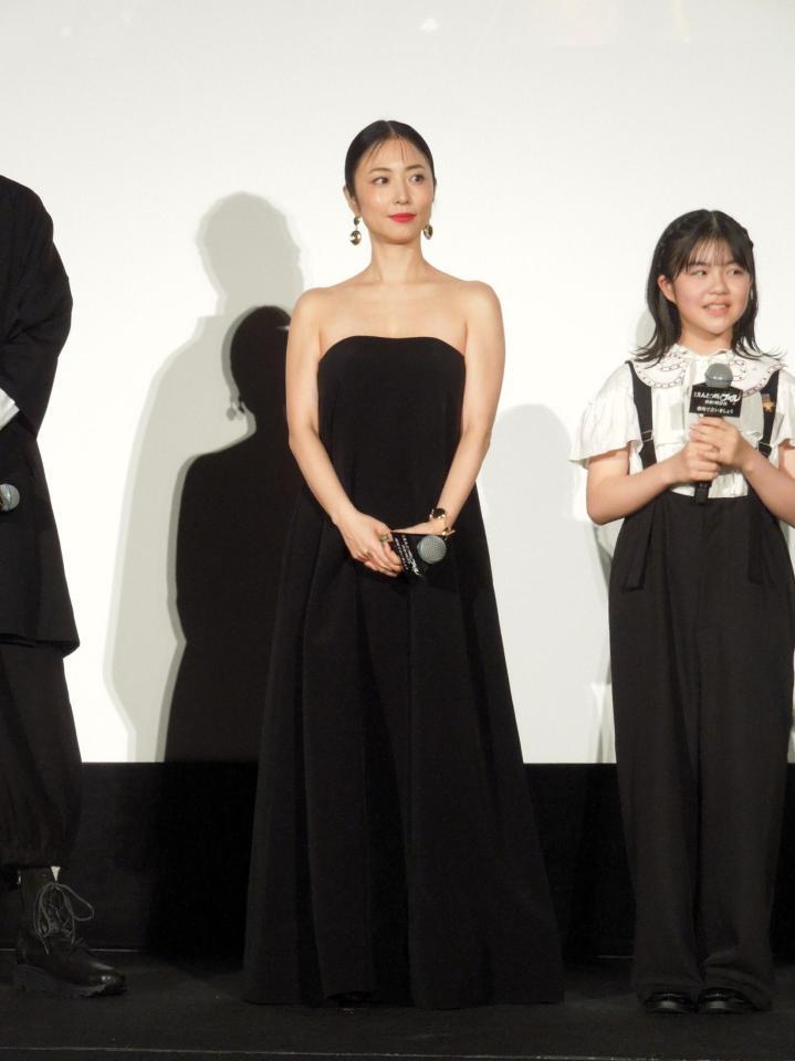 オリジナルアニメ映画「えんとつ町のプペル　約束の時計台」公開初日舞台あいさつに出席したＭＥＧＵＭＩ