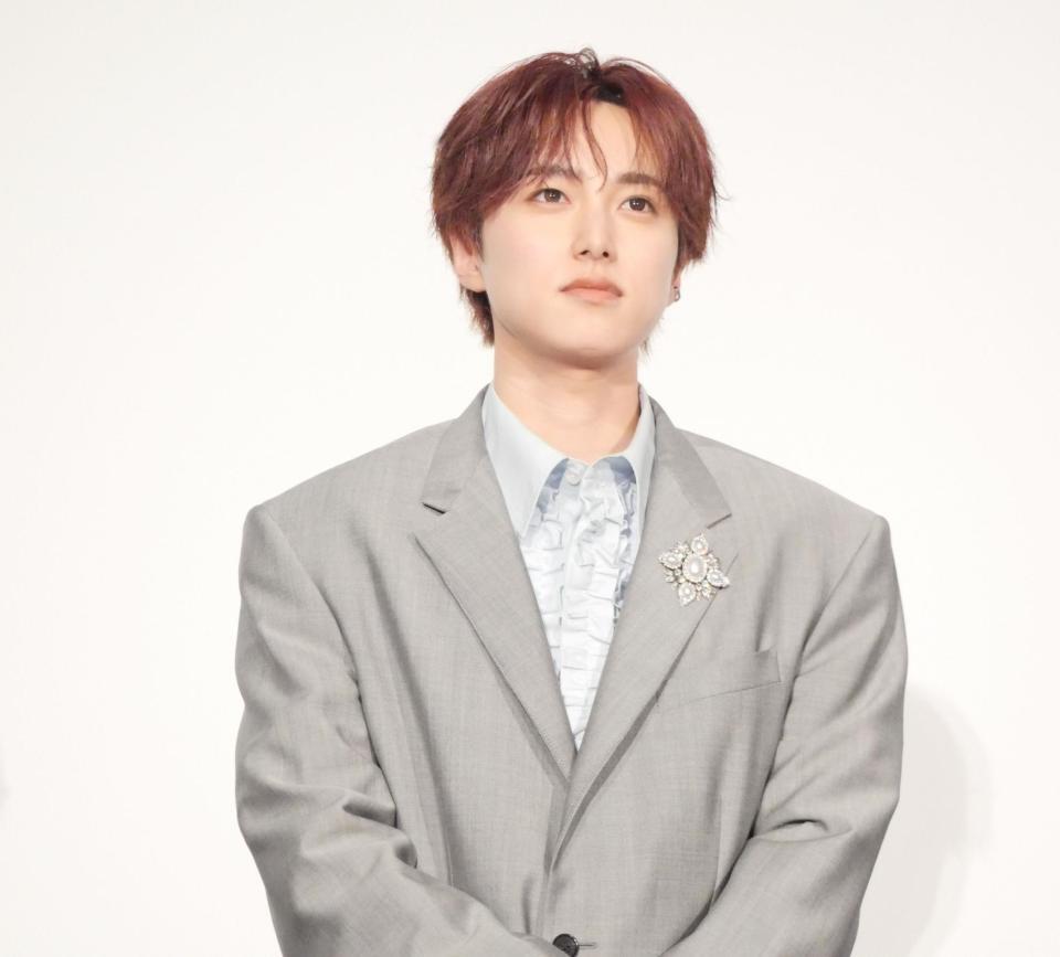 舞台あいさつを行った尾崎匠海