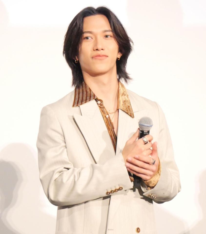 舞台あいさつを行った池﨑理人