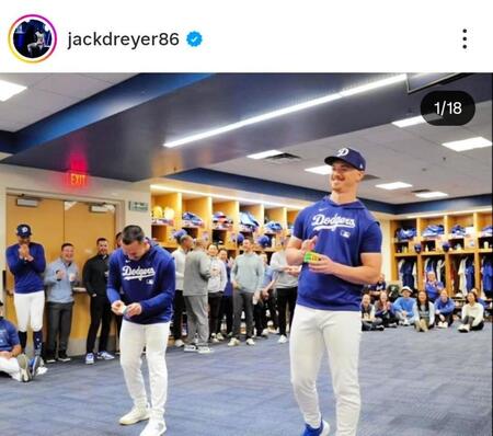 エドマンとのルービックキューブ対決で勝利したドライヤー。インスタグラム＠ｊａｃｋｄｒｅｙｅｒ８６（１月１日付）より