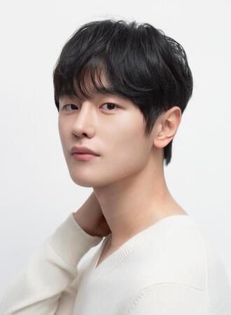 韓国芸能プロダクション・ＮＡＭＯＯアクターズの公式インスタグラム＠ＮＡＭＯＯＡＣＴＯＲＳ２００４より　志尊淳の義兄を演じる俳優のキム・ドワン