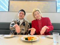 日本テレビ系「ＤａｙＤａｙ．」でロケをする（左から）山里亮太とカズレーザー（提供写真）