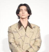 舞台あいさつを行った西洸人