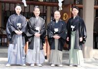 坂田藤十郎七回忌追善顕彰祭に参列した（左から）中村虎之介、中村扇雀、中村鴈治郎、中村壱太郎