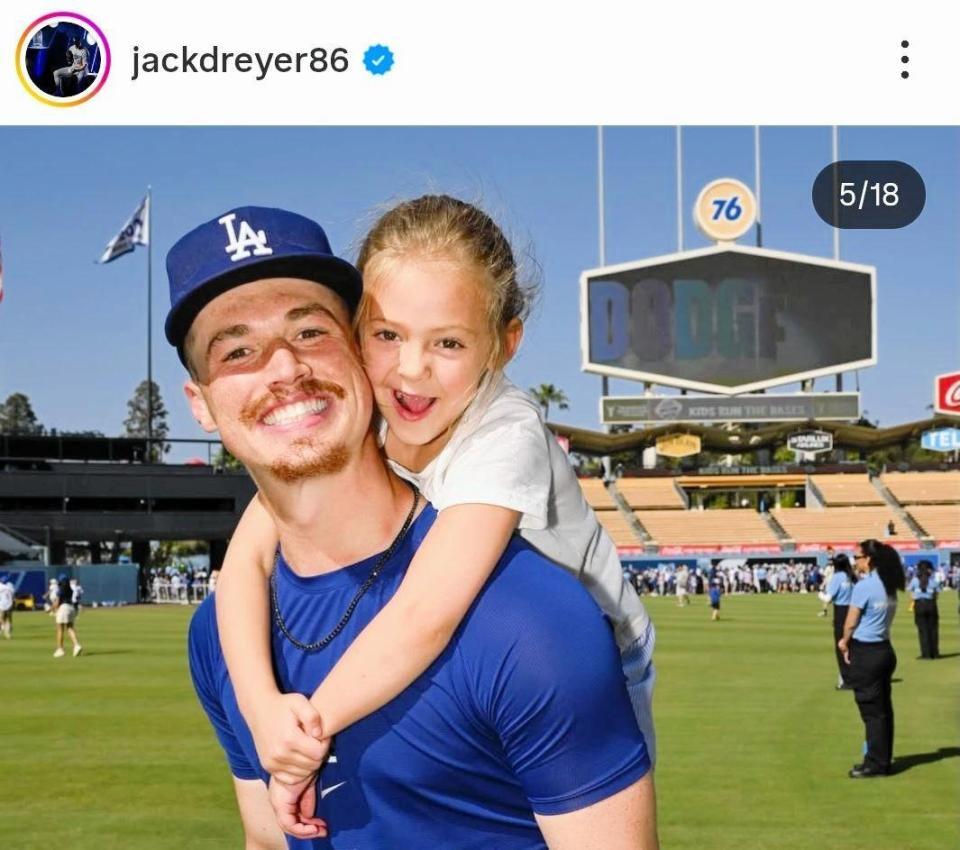 ドライヤーのインスタグラム＠ｊａｃｋｄｒｅｙｅｒ８６（１月１日付）より