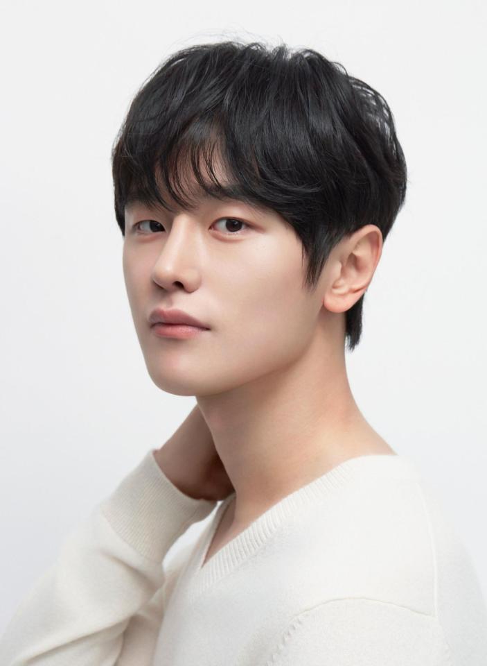 韓国芸能プロダクション・ＮＡＭＯＯアクターズの公式インスタグラム＠ＮＡＭＯＯＡＣＴＯＲＳ２００４より　志尊淳の義兄を演じる俳優のキム・ドワン