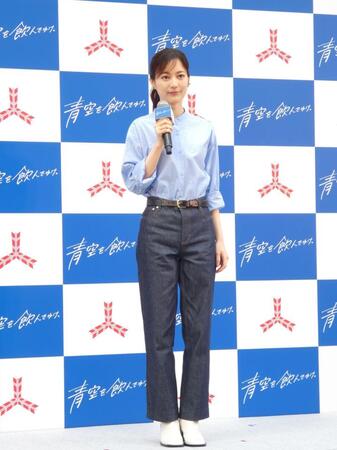 イベントに出席した生田絵梨花