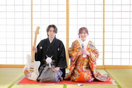 結婚を発表したＮｏｂｅｌｂｒｉｇｈｔ・沖聡次郎（左）とフリーアナの松本圭世