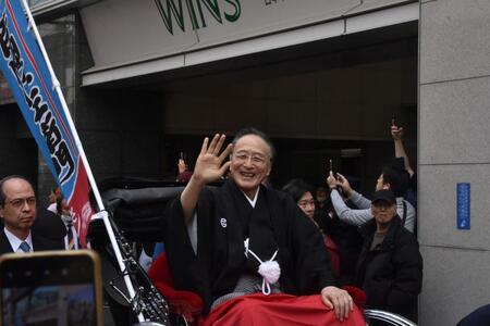 道頓堀を人力車で練り歩いた片岡仁左衛門