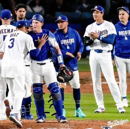 開幕３連勝を飾ったドジャース＝２８日、ドジャースタジアム（ロサンゼルス・ドジャース提供）