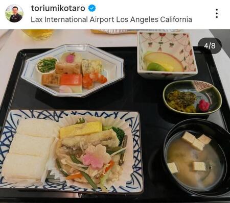 ＡＮＡのビジネスクラスの機内食。鳥海高太朗さんのインスタグラム＠ｔｏｒｉｕｍｉｋｏｔａｒｏ（３月２６日付）より