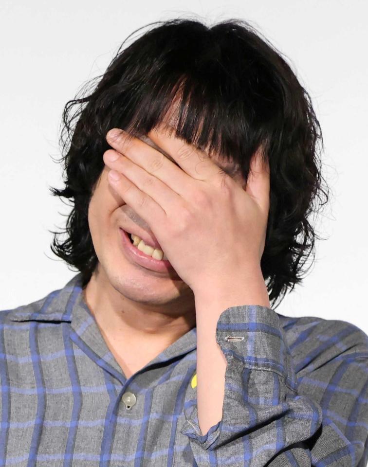 仲野太賀の話にもらい泣きする峯田和伸