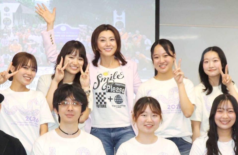 関西大の学生と交流した藤原紀香