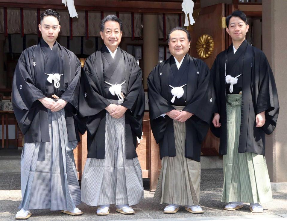 坂田藤十郎七回忌追善顕彰祭に参列した（左から）中村虎之介、中村扇雀、中村鴈治郎、中村壱太郎