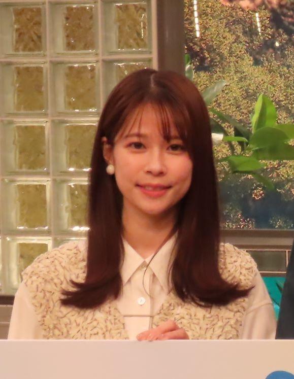 鈴木唯アナウンサー